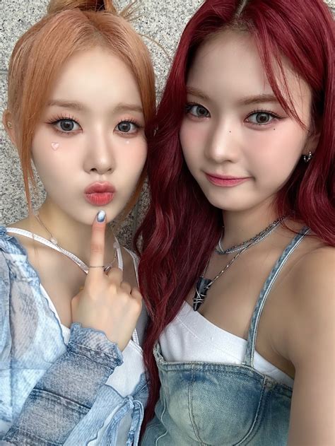 Stayc Community Post 아이시은즈 셀카 왔다ㅎㅎ 다들 모여 ️ Isa