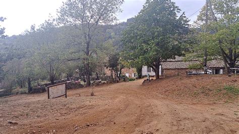 Domaine Clos Avec Centre De Tir Et Parcours De Chasse 40 Ha Dans La