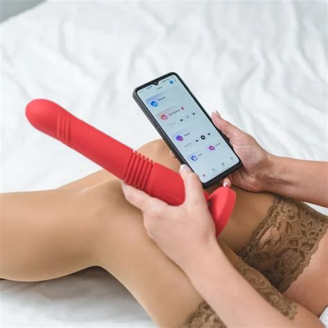 LOVENSE Gravity Bluetooth Automatic Thrusting Vibrating Dildo NBN