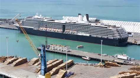 New Zealand Port Sets Record With Three Cruise Ships In One Day