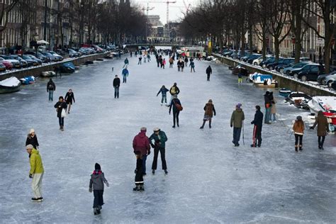 When In Amsterdam...: Amsterdam Winter Finally Arrives: Good and Bad