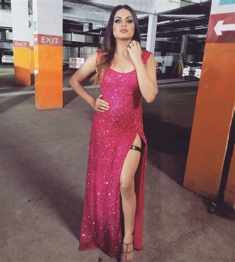 Outfit Styles Himanshi Khurana S Stunning Looks In Her Thigh High