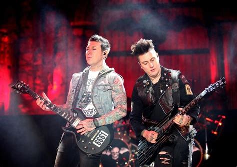 Avenged Sevenfold Premiere New Song, "The Stage" | Guitar World