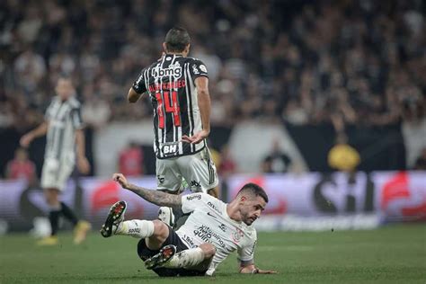 Corinthians Sai Na Frente Mas Leva Empate De Atlético Mg E Cai Uma