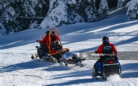 Kayak Sezonunu A An Uluda Da Jak Timleri G Rev Ba Nda Anadolu