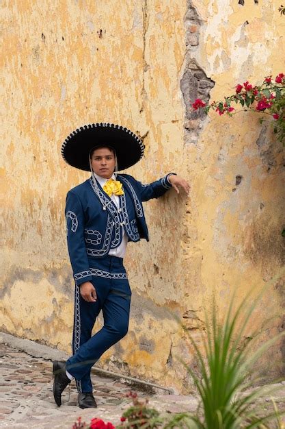 Premium Photo Latin Couple Of Dancers Wearing Traditional Mexican