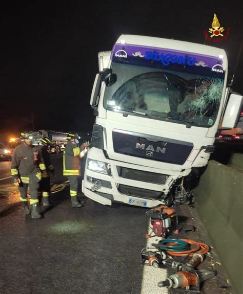 Raffica Di Incidenti Dalla Notte Al Tardo Pomeriggio Si Ribalta Con Un