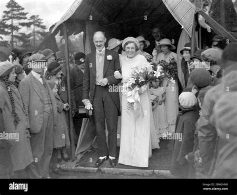 Smith And Robinson Wedding At St Nieh Chisle 1934 Stock Photo Alamy