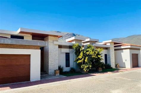 Venta Casa En Murgia Ensenada 1539 1300 Icasas Mx