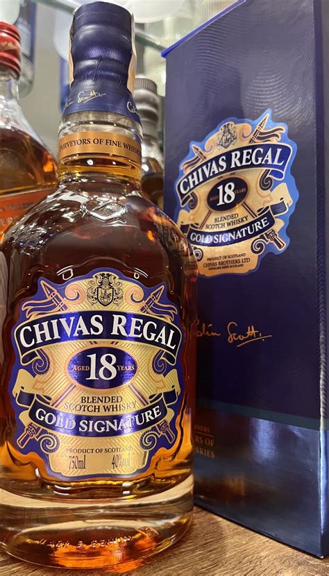 Whisky Chivas Regal 18 anos 750ml Empório Dark Bebidas