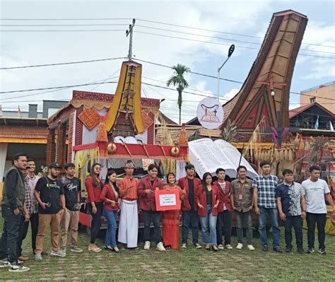 Uki Toraja Raih Juara Satu Lomba Hias Mobil Rakyat Sulsel