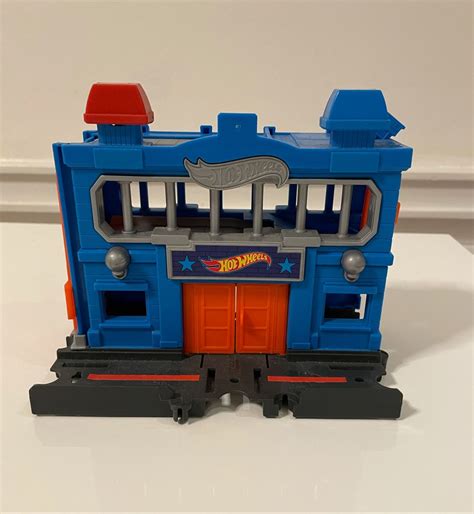 Pista Hot Wheels Delegacia de Polícia Brinquedo Mattel Usado enjoei
