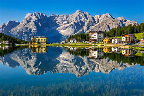 Italys Dolomite Mountains — R Ian Lloyd