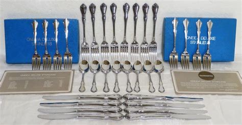 32 Pc ONEIDA Oneidacraft Deluxe CHATEAU Stainless Steel Flatware