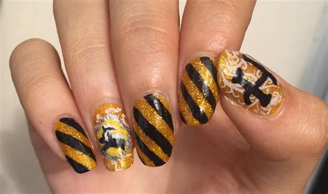 Hufflepuff Nails Best Hogwarts House Rredditlaqueristas