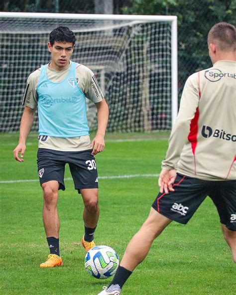 São Paulo FC on Twitter O lateral esquerdo Welington em recuperação