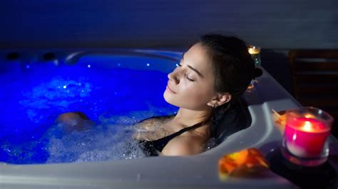 What S The Difference Between A Hot Tub And A Jacuzzi Cal Spas MN