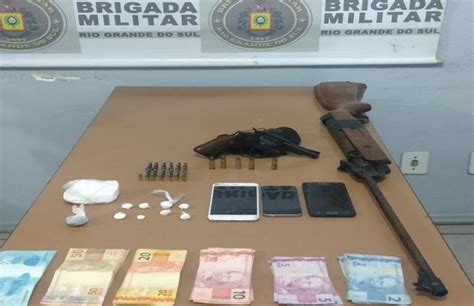 Brigada Militar Prende Homem Por Tr Fico De Drogas E Porte Ilegal De