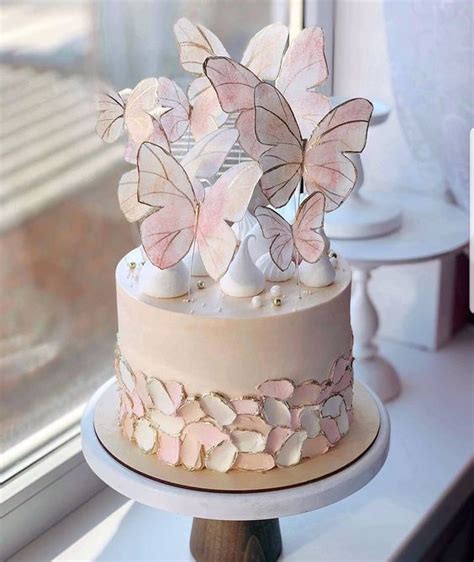 20 Hermosas Ideas Para Decorar Tus Pasteles Con Mariposas