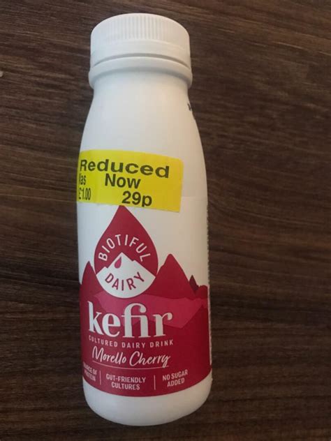 Kefir cherry dairy drink - OLIO