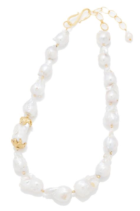 Lot A BAROQUE AND FIREBALL PEARL NECKLACE Graduated 18 X 14mm 25 X