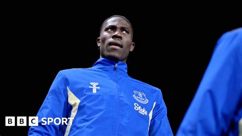 Amadou Onana Arsenal And Man Utd Interest In Everton Midfielder Bbc