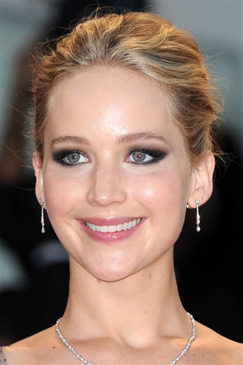 Jennifer Lawrence's Hairstyles & Hair Colors | Steal Her Style