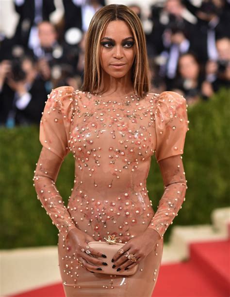 Beyonce Knowles At The Met Gala 2016 Pictures Popsugar Celebrity Photo 10