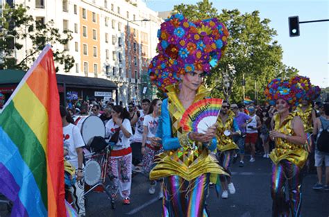 Cuatro Lesbianas Disfrutando Una Fiesta Telegraph