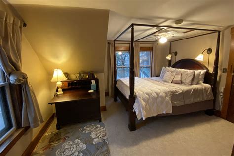 Perfect New Hampshire Valentine's Day Romantic Getaway: Follansbee Inn