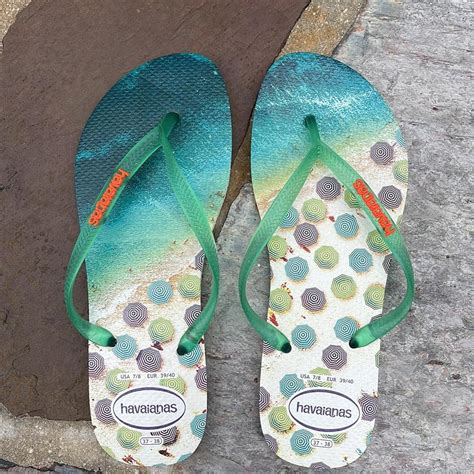 NWOT Havaianas flip flops / beach scene / size 7/8 - Depop