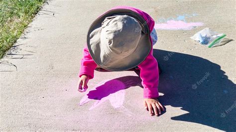 Premium Photo | Kids chalk art