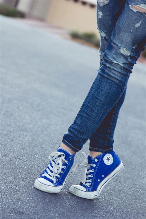 20 Outfits Thatll Make You Want Colored Converse Sneakers Blue