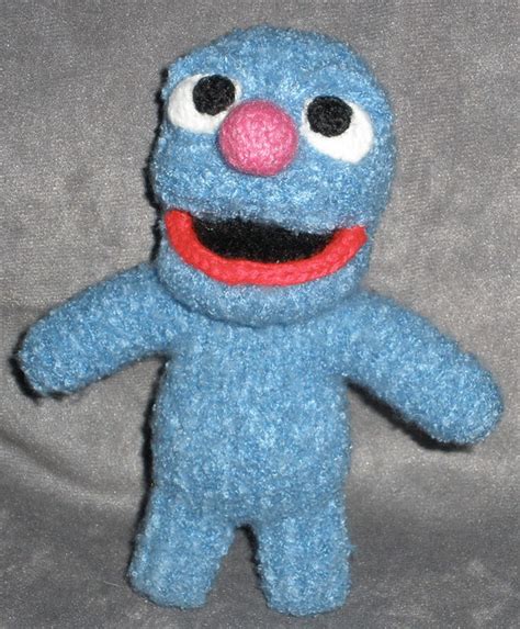 theknittycat's tips & techniques: Grover / Super Grover for D's Birthday 2009(?)