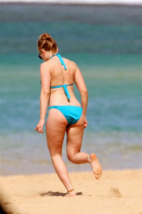 Black Widow Scarlett Johansson Blue Bikini Hd Pics At Hawaii Beach