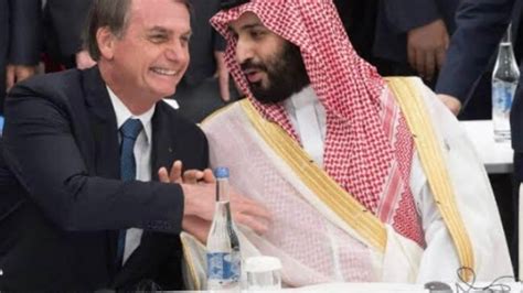 Bolsonaro Recebeu Terceiro Conjunto De Joias Rolex De Diamantes