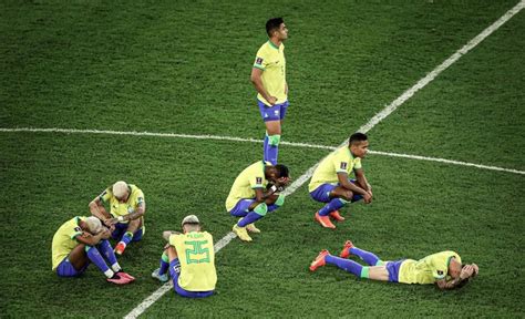 Copa Do Mundo Brasil Perde Para Camarões Mas Se Classifica Em