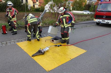 Leistungsprüfung Gruppe im Hilfeleistungseinsatz Freiwillige