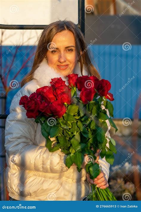 Portrait Of A Beautiful Woman With Red Roses Stock Image Image Of Beautiful Roses 276665913