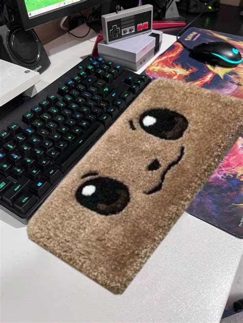 Adorable Face Custom Keyboard Rug Soft Tufted Acrylic Rug For