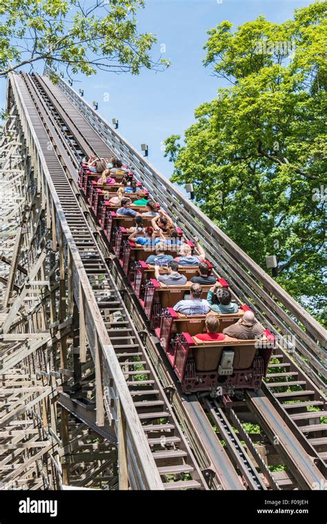 Outlaw Run, the world's only double-barrel roll wooden coaster (thanks ...