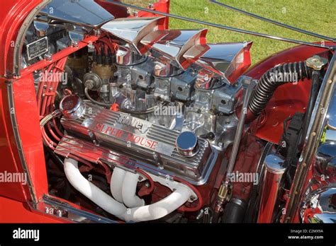 Chevrolet Chevy Modifié Et Personnalisé Moteur V8 Dans Une Voiture De