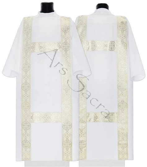 Gothic Dalmatic DF201 B EN Ars Sacra