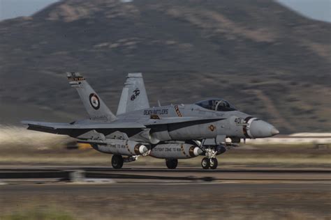 Fa 18 A D Hornet Navair