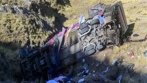 Al Menos 14 Muertos Y 18 Heridos En Un Accidente Vial En Bolivia