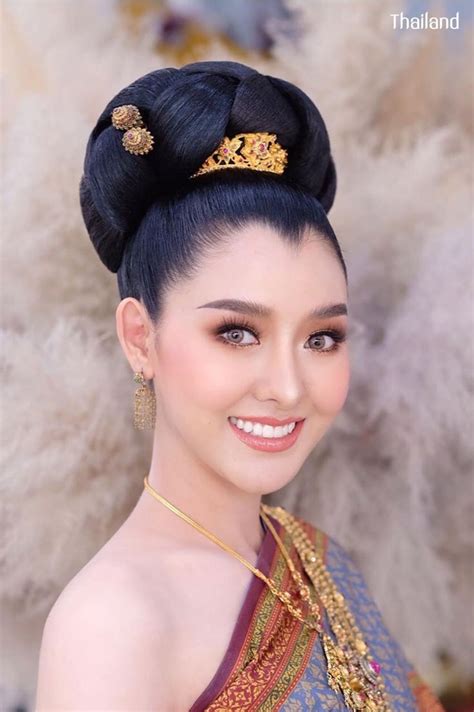 Beautiful Large Bun Thai Hairstyle Thailand 🇹🇭 ทรงผม ทรงผมเจ้าสาว