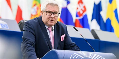 Ryszard Czarnecki Z Prokuratorskimi Zarzutami Tak Je Skomentowa