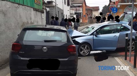 Inseguimento A Leini Con Incidente In Via Matteotti Angolo Via San