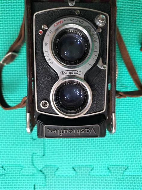 美品 稀有 含皮套 yashica f3 5 Lomo 底片 單眼相機 雙眼相機 絕版 相機攝影 相機在旋轉拍賣