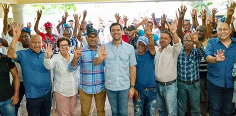 Prm Juramenta Dirigentes Del Pld Y Otras Organizaciones En Salcedo Acento